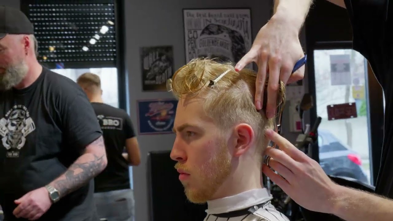 Obejrzyj film The Bro Barbershop